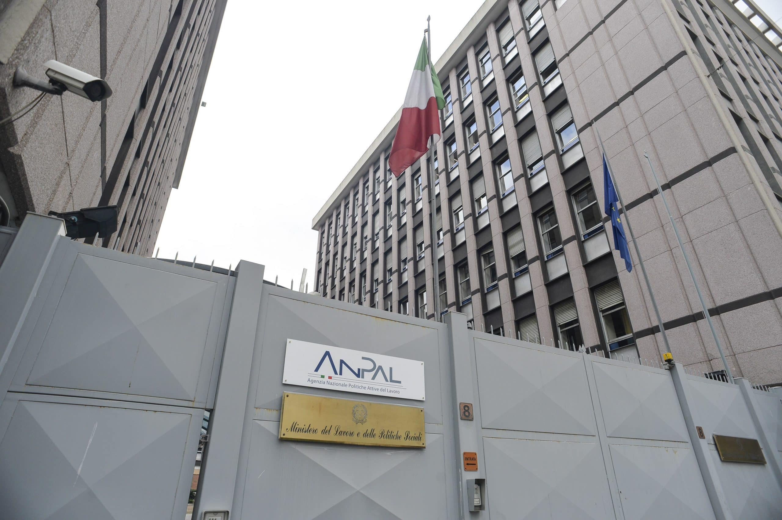 Governo: soppressione di Anpal e trasferimento funzioni al Min. Lavoro. Gazzetta Ufficiale n. 35 del 15 febbraio 2024. scarica